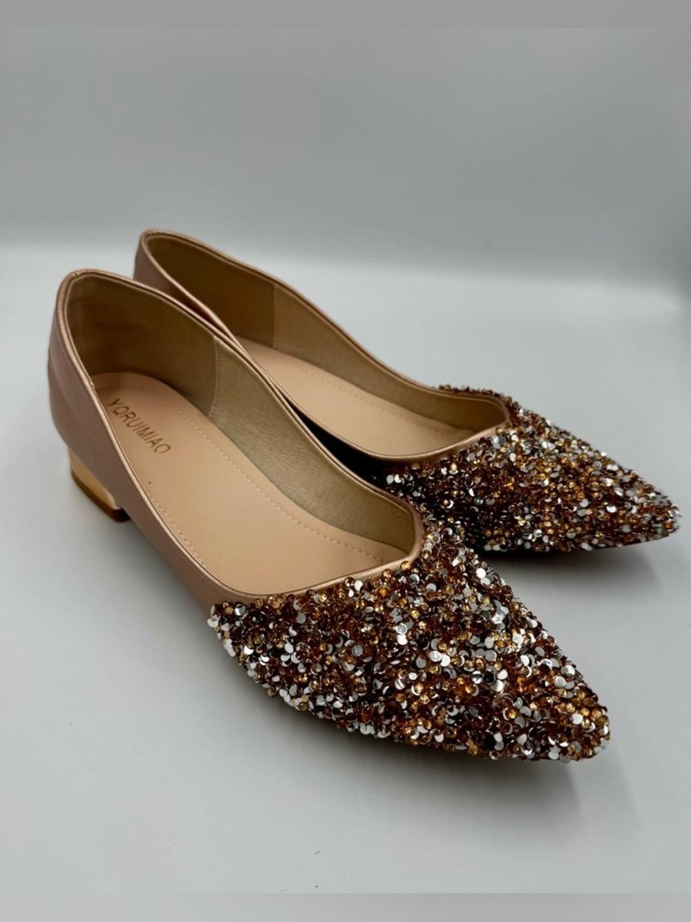 Yoruimiao Gold Sequin Ombre Pointed Toe Block Heel Flats Cream Size 11 NWT